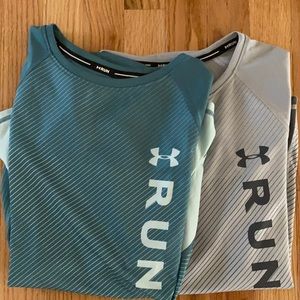 2 under armour tee shirts
